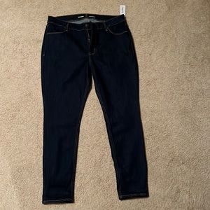 NWT Old navy high rise super skinny dark denim jeans.